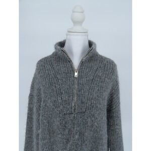 Express Men's Quarter Zip Knit‎ Sweater Gray Size M Minimalist Pullover